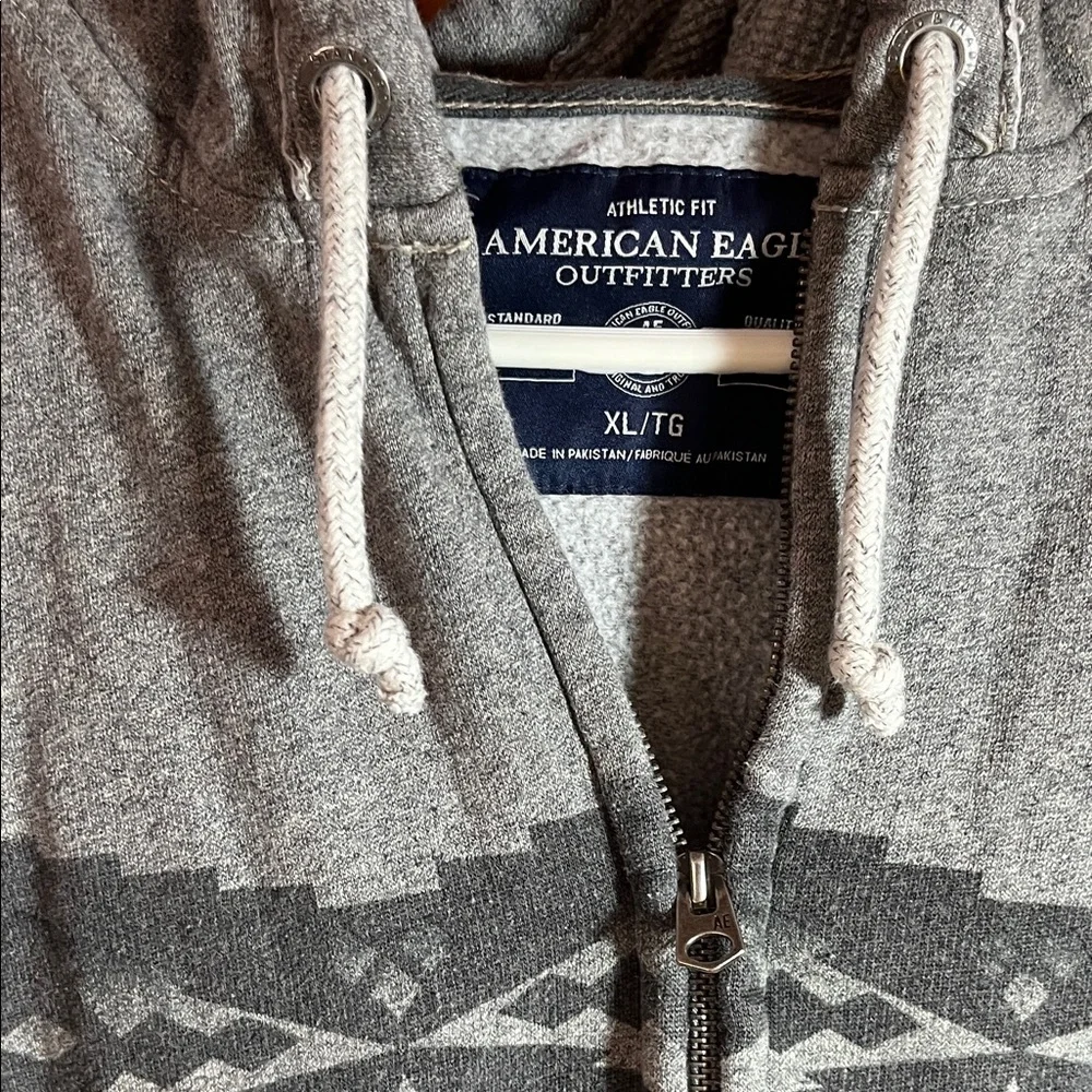 American Eagle Outfitters Gray Zip-Up Sweater